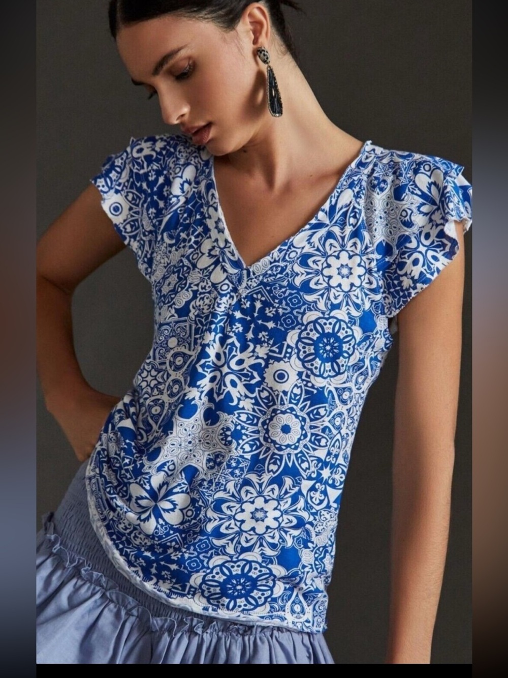 Maeve Blue White Medallion Print V-Neck Flutter Sleeve Blouse Large